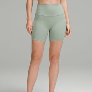 lulu align shorts (sage)